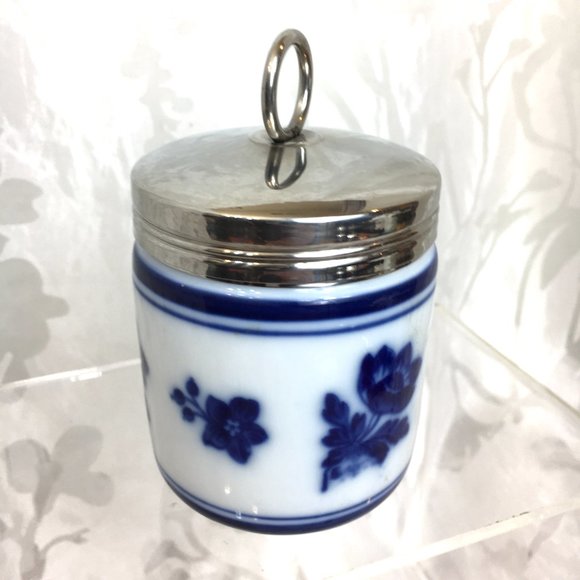 WILLIAMS SONOMA Blue & White 4” Egg Floral Ceramic Coddler - Picture 3 of 8